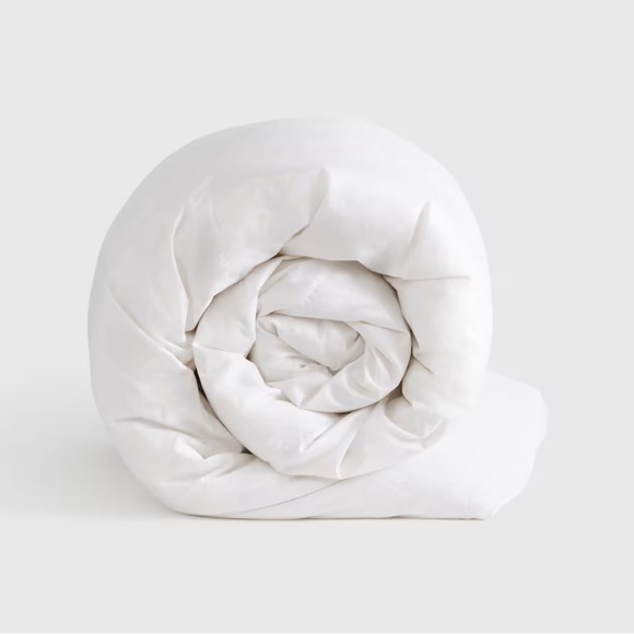 NWOT QUINCE Lightweight Premium Down Alternative Comforter King/Cal King 0467 - Picture 1 of 10